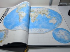 ✨VINTAGE✨ National Geographic Atlas of the World Eighth Edition Hard Cover Book