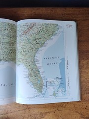 The Times Desktop Atlas of the World (Hardback)