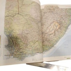 Rand McNally ‘The New International Atlas’ (1981) – Hardcover, Blue Dust Jacket