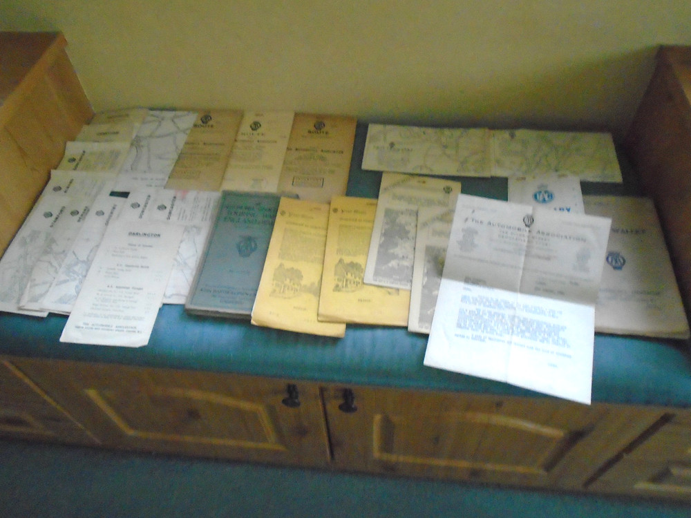 JOB LOT – 23 1930s VINTAGE AA ROAD MAPS ROUTES + OTHER ITEMS PLACES OF INTEREST
