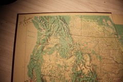 Vintage Rand McNally Grand Atlas And Picture Book Of The World – Leather 1978
